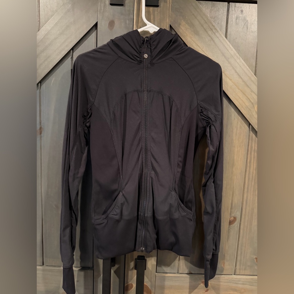 Lululemon women’s jacket. Pre-Owned, like-new. Size 8 fitted style